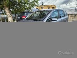 Grigio Usata 2009 Opel Zafira Cosmo Monovolume | 2900 € (Buon prezzo)