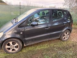 Grigio Usata 2001 Mercedes A160 Tre volumi | 400 € (Super prezzo)