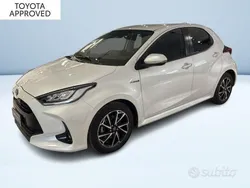 Bianco pastello Usata 2021 Toyota Yaris Hybrid Trend Tre volumi | 18.000 € (Buon prezzo)
