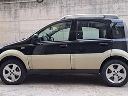 Nero Usata 2011 Fiat Panda 4x4 Cross Due volumi | 8900 € (Cara)
