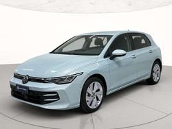 Crystal ice blue metallizzato Usata 2024 VW Golf VIII Edition Tre volumi | 26.400 € (Super prezzo)