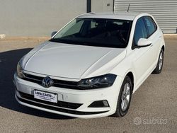 Bianco Usata 2019 VW Polo Comfortline Tre volumi | 12.800 € (Buon prezzo)
