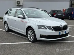 Bianco Usata 2017 Skoda Octavia Executive Station wagon | 8490 € (Buon prezzo)