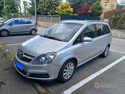 Grigio Usata 2007 Opel Zafira Monovolume | 3800 € (Buon prezzo)