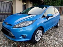 Blu Usata 2011 Ford Fiesta Tre volumi | 3490 € (Buon prezzo)