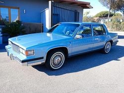 Blu Usata 1985 Cadillac Fleetwood Tre volumi | 18.900 €