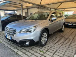 Grigio Usata 2016 Subaru Outback SUV | 17.900 € (Buon prezzo)