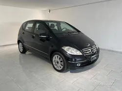 Nero Usata 2011 Mercedes A180 Avantgarde Tre volumi | 3450 € (Buon prezzo)