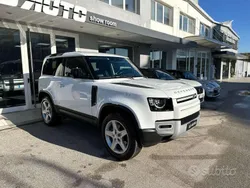 Bianco Usata 2024 Land Rover Defender SE Dynamic SUV | 67.700 € (Super prezzo)
