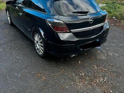 Usata 2005 Opel Astra GTC Sport Coupé | 700 € (Buon prezzo)