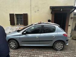 Usata 2004 Peugeot 206 Tre volumi | 1700 €