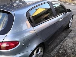 Grigio Usata 2002 Alfa Romeo 147 Due volumi | 3000 € (Molto cara)
