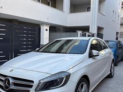 Bianco Usata 2013 Mercedes A180 Tre volumi | 13.400 €