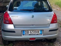Grigio Usata 2007 Suzuki Swift Due volumi | 5500 € (Molto cara)