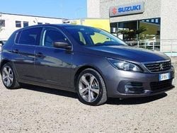 Grigio / metallizzato Usata 2020 Peugeot 308 Allure Tre volumi | 12.900 € (Buon prezzo)