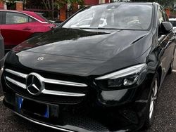 Nero Usata 2020 Mercedes B180 Executive Monovolume | 22.500 € (Cara)