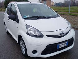 Bianco Usata 2013 Toyota Aygo Connect Style Due volumi | 7000 € (Cara)