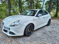 Bianco Usata 2010 Alfa Romeo Giulietta Quadrifoglio Due volumi | 15.000 €