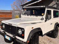 Bianco Usata 2003 Land Rover Defender SUV | 28.000 € (Molto cara)