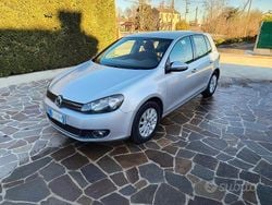 Grigio Usata 2010 VW Golf VI Due volumi | 4300 € (Buon prezzo)