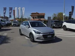 Grigio Usata 2018 Hyundai i20 Blackline Tre volumi | 9500 € (Buon prezzo)