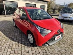 Rosso Usata 2021 Toyota Aygo Connect Style Due volumi | 11.990 € (Buon prezzo)
