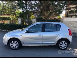Usata 2009 Dacia Sandero Due volumi | 2900 € (Cara)