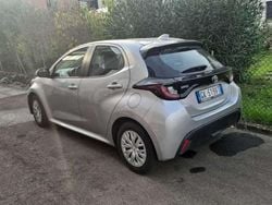 Argento Usata 2022 Toyota Yaris Active Tre volumi | 12.900 € (Buon prezzo)