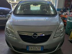Argento Usata 2011 Opel Meriva Cosmo Monovolume | 4999 €