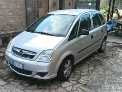 Usata 2010 Opel Meriva Monovolume | 2000 € (Buon prezzo)