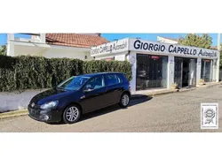 Nero(met.) Usata 2009 VW Golf VI Highline Tre volumi | 8000 € (Molto cara)
