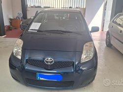 Blu Usata 2009 Toyota Yaris Sol Tre volumi | 3950 € (Buon prezzo)