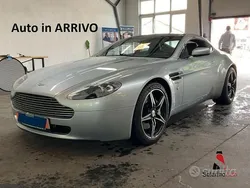 Giallo Usata 2010 Aston Martin V8 Vantage Coupé | 69.950 € (Cara)
