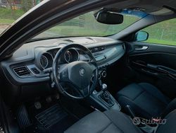 Nero Usata 2011 Alfa Romeo Giulietta Due volumi | 3500 € (Cara)