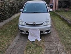 Grigio Usata 2006 Opel Meriva Monovolume | 1000 €