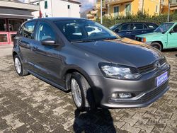 Grigio Usata 2014 VW Polo Comfortline Tre volumi | 8900 € (Buon prezzo)