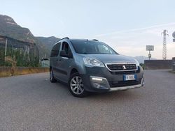 Argento Usata 2017 Peugeot Partner Tepee Outdoor Monovolume | 12.900 € (Buon prezzo)