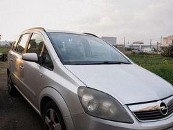 Grigio Usata 2006 Opel Zafira Monovolume | 2500 € (Buon prezzo)