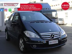 Nero Usata 2011 Mercedes A180 Avantgarde Due volumi | 3990 € (Buon prezzo)