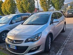 Grigio Usata 2014 Opel Astra Sport Station wagon | 4900 € (Buon prezzo)