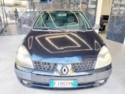 Nero Usata 2003 Renault Clio II Tre volumi | 1999 € (Buon prezzo)