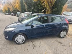 Blu Usata 2012 Ford Fiesta Tre volumi | 3899 € (Buon prezzo)