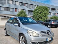 Grigio Usata 2005 Mercedes B170 Monovolume | 999 €
