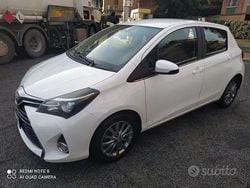 Bianco Usata 2017 Toyota Yaris Cool Tre volumi | 7400 € (Ottimo prezzo)