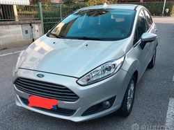 Grigio Usata 2016 Ford Fiesta Tre volumi | 7000 € (Ottimo prezzo)