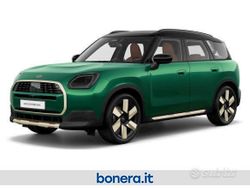 Verde Nuova 2025 Mini Countryman Favoured SUV | 41.800 € (Buon prezzo)