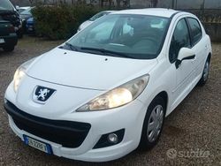 Bianco Usata 2011 Peugeot 207 Tre volumi | 3500 € (Buon prezzo)