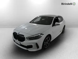 Alpin white pastello Usata 2021 BMW 118 M Sport Due volumi | 27.900 € (Buon prezzo)