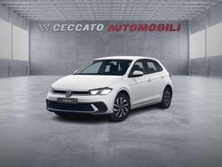 Bianco Nuova 2025 VW Polo Life Tre volumi | 19.383 € (Ottimo prezzo)