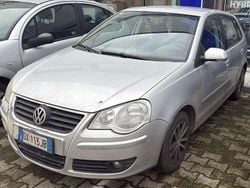 Reflexsilber metallic Usata 2009 VW Polo Comfortline Due volumi | 2490 € (Ottimo prezzo)
